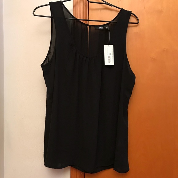 Tops - Picture 6 of 6